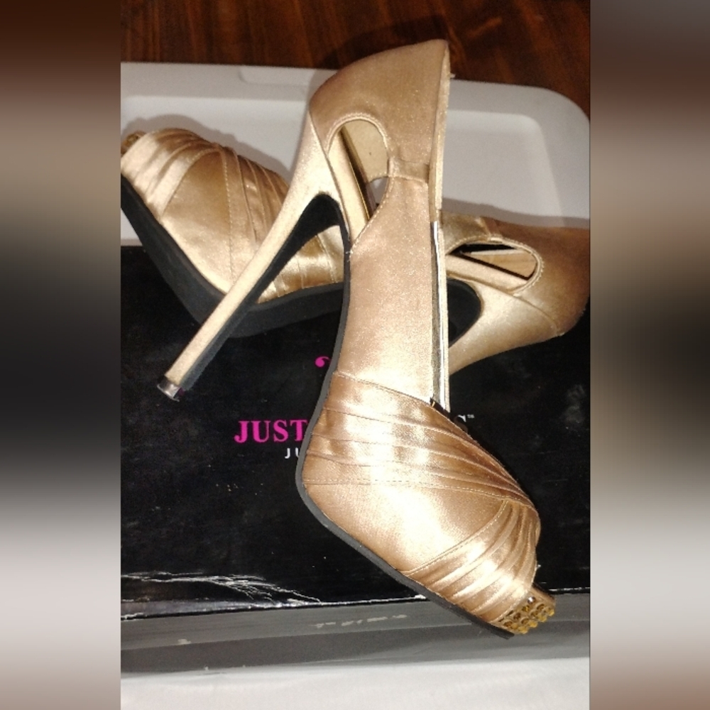 Just Fabulous Woman's High Heels Sz 7 - Picture 11 of 13
